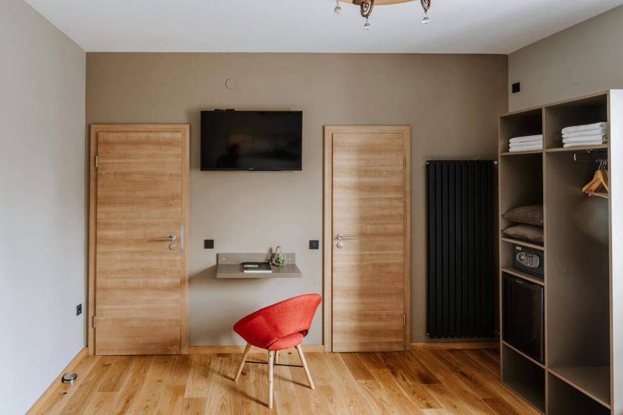 Rooms Verde Petrovče エクステリア 写真